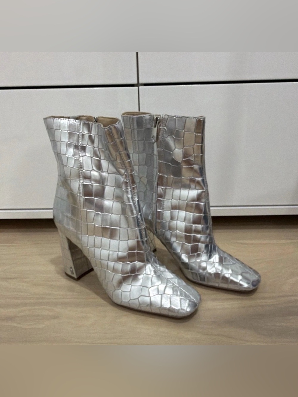 Sam Edelman Codie Bootie in Silver Metallic Size 10